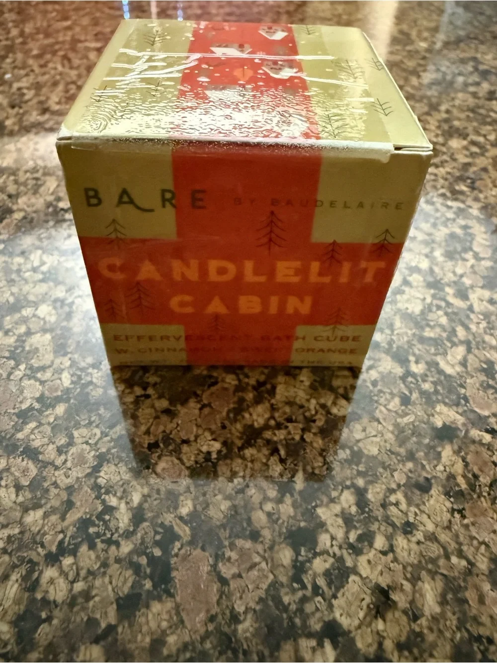 Candlelit Cabin Effervescent Bath Cube - Cinnamon & Sweet Orange- Baudelaire